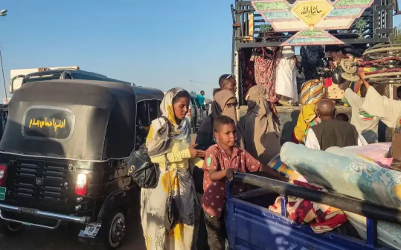 فرار ما لا يقل عن 250