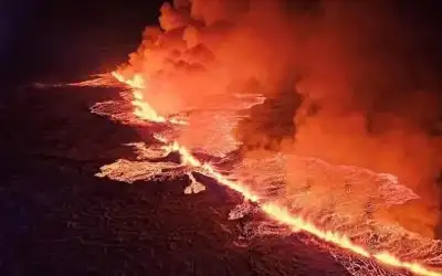 ثوران بركان في أيسلندا بعد أسابيع