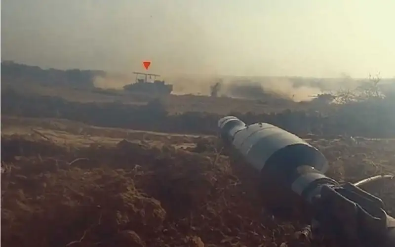 القسام تستهدف دبابة وتفجر عبوة رعدية