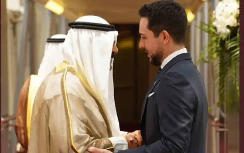 ولي العهد مهنئا الشيخ مشعل الصباح: