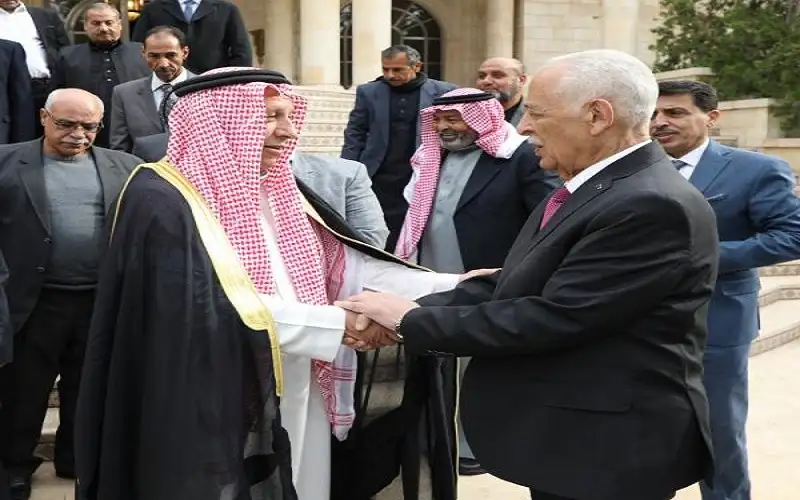 العيسوي يلتقي شيوخ ووجهاء من عشائر