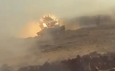 القسام تستهدف جرافة ودبابة صهيونية بقذيفة