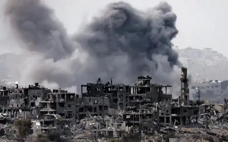 باحث بريطاني: إسرائيل تخسر الحرب وتحتاج