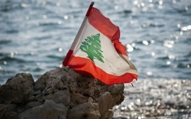 الاحتلال يهاجم عددا من مواقع حزب