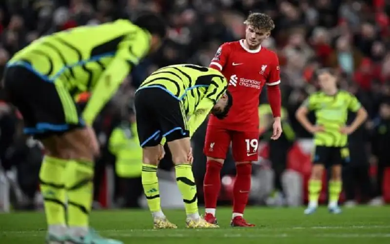 أرسنال وليفربول يعطلان بعضهما .. ومانشستر