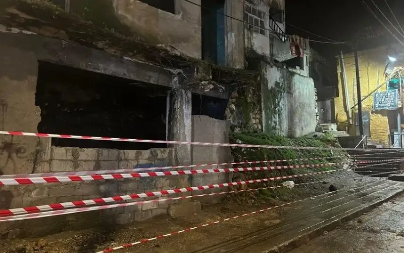 إخلاء مبنى آيل للسقوط في جرش