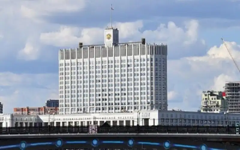 روسيا تمدد حظر دخول الشاحنات من