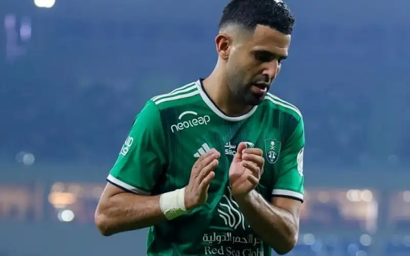 وسم رياض محرز يتصدر منصات التواصل