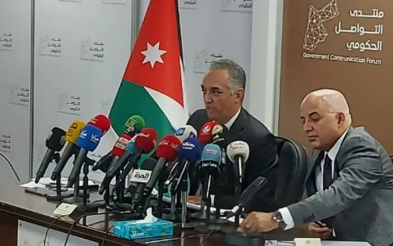 تأجيل القروض للشركات المتعثرة في القطاع