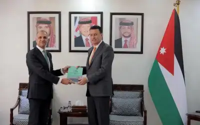 الصفدي يتسلم تقرير ديوان المحاسبة 2022