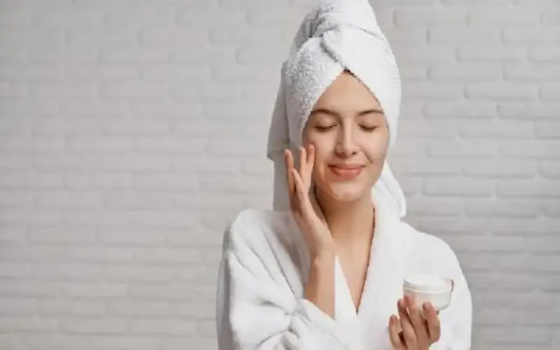 مكون تجميلي يضاهي الريتينول بفعاليته