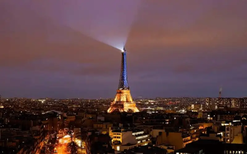 بسبب إضراب موظفيه .. برج إيفل