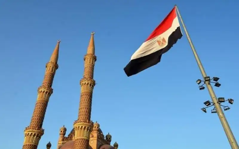 مصر .. وفاة قارئ قرآن سقط