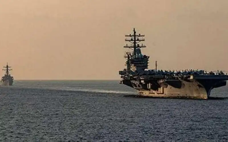 الدنمارك ترسل سفينة حربية إلى البحر