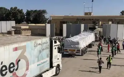 80 شاحنة مساعدات إنسانية وطبية تدخل