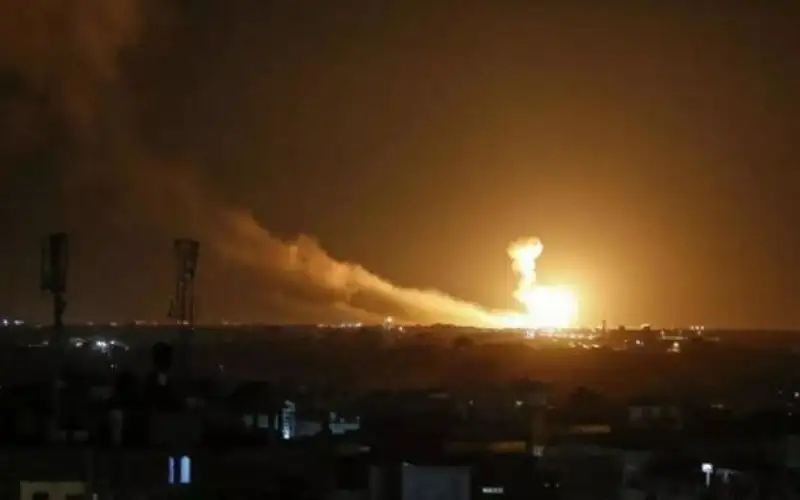 الاحتلال يشن غاراته على مواقع بريف