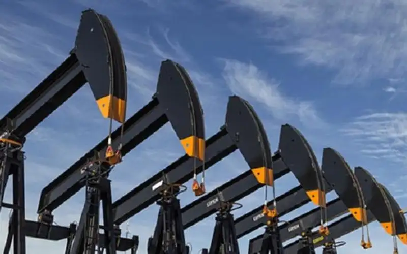 ارتفاع النفط 1 % منذ بداية