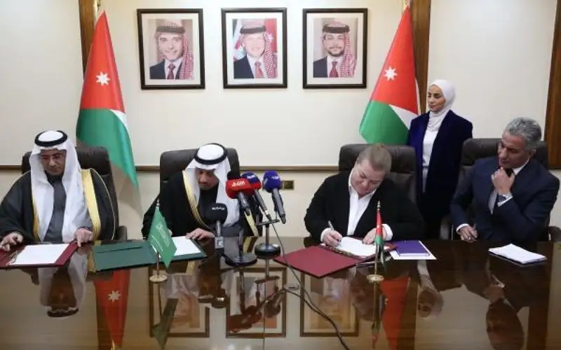 السعودية تحول 38.6 مليون دولار لدعم