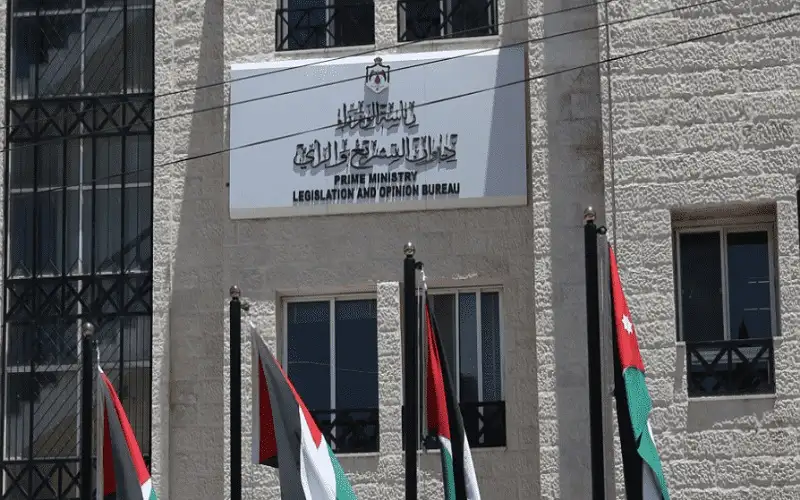 القضاة رئيسا لديوان التشريع والرأي