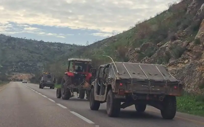 الاحتلال يستولي على جرار زراعي بالأغوار