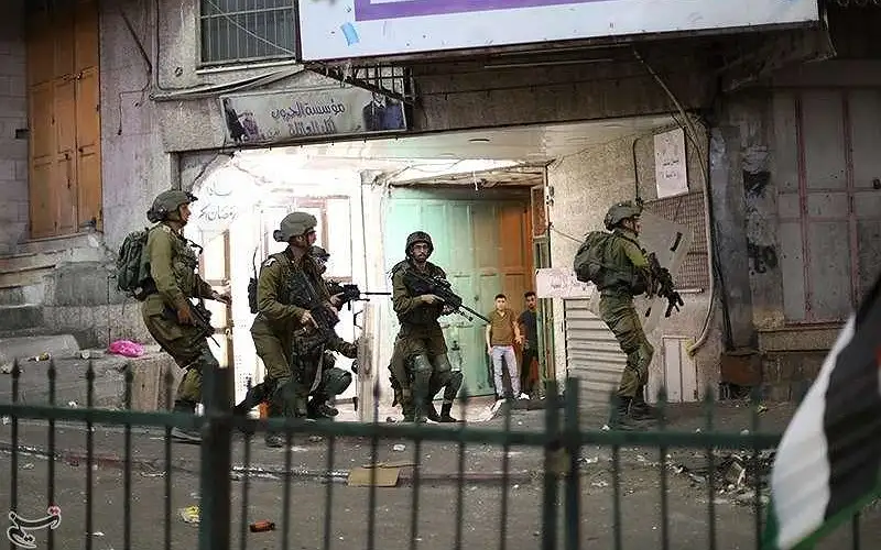 قوات الاحتلال تقتحم بلدة الشيوخ شمال