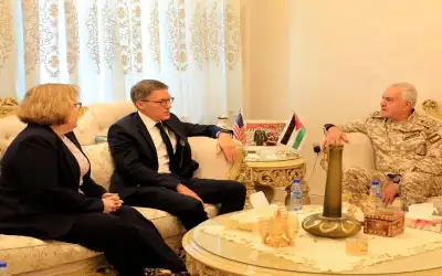 بحث أوجه التعاون العسكري بين الأردن