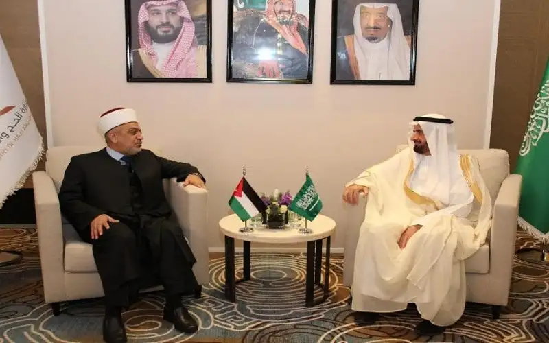 بحث ترتيبات موسم الحج بين الأردن