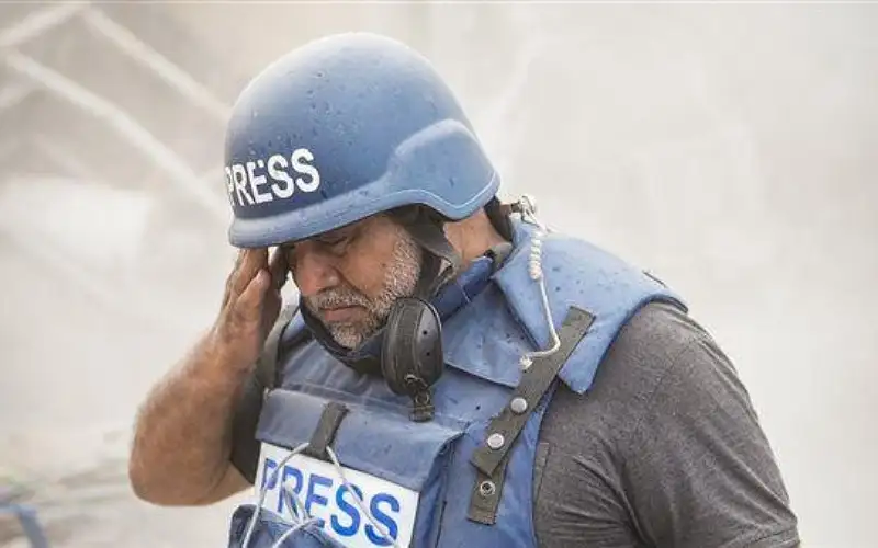 منح الدحدوح جائزة حرية الصحافة لعام