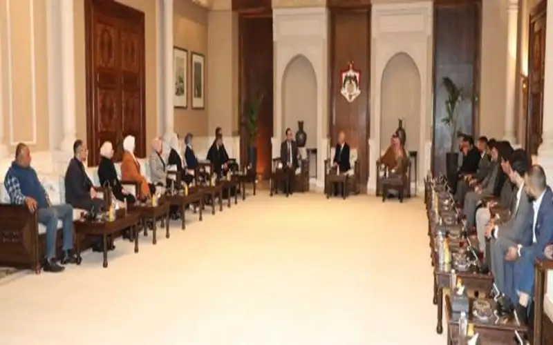 العيسوي يلتقي شيوخ ووجهاء عشائر الزبيد