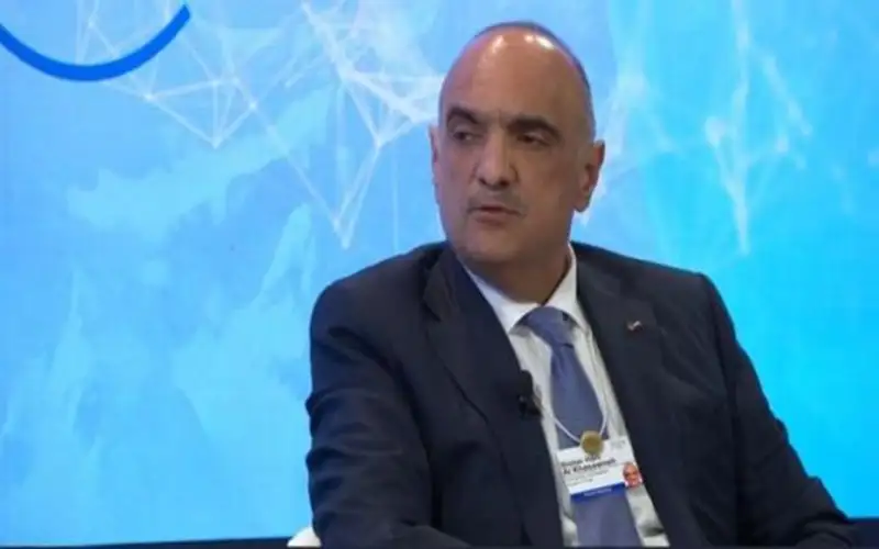 رئيس الوزراء يشارك في دافوس 2024