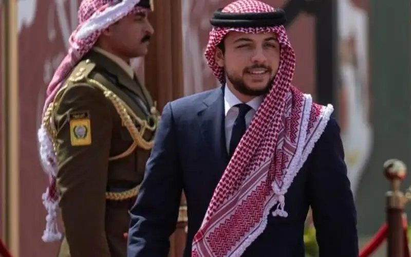 ولي العهد يبدأ الخميس زيارة عمل