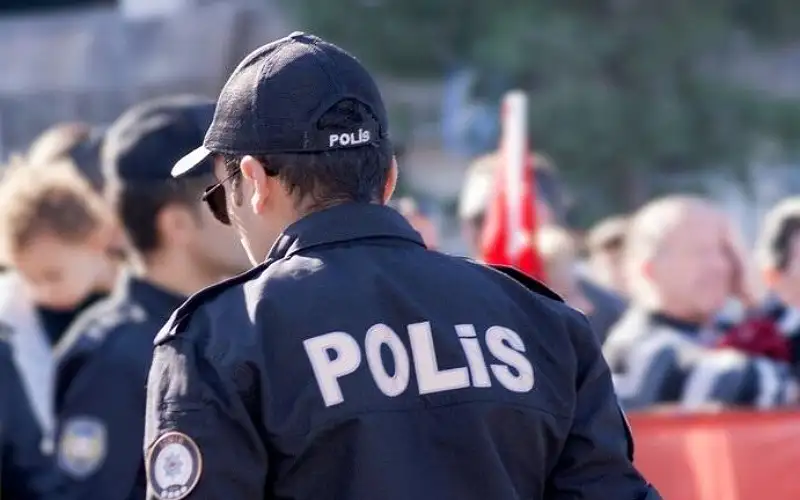 تركيا تعلن توقيف 10 مطلوبين من