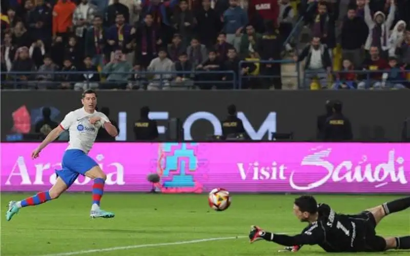 برشلونة يضرب موعدا مع ريال مدريد