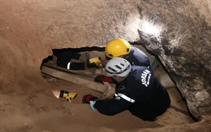 وفاة شخص إثر انهيار أتربة في