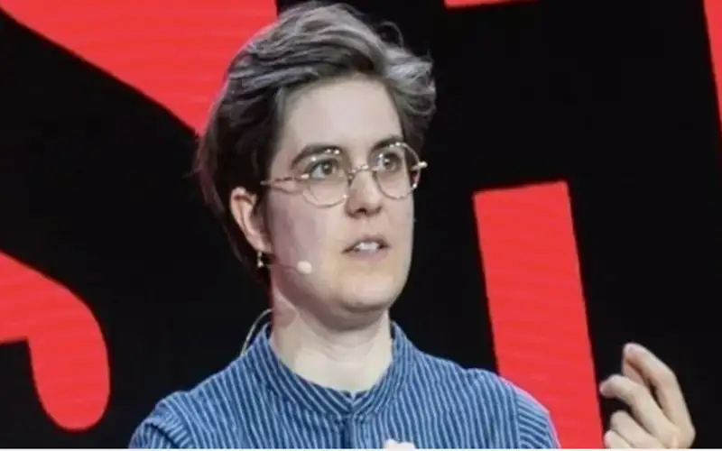 مليونيرة توظف 50 شخصا لتوزيع ثروتها