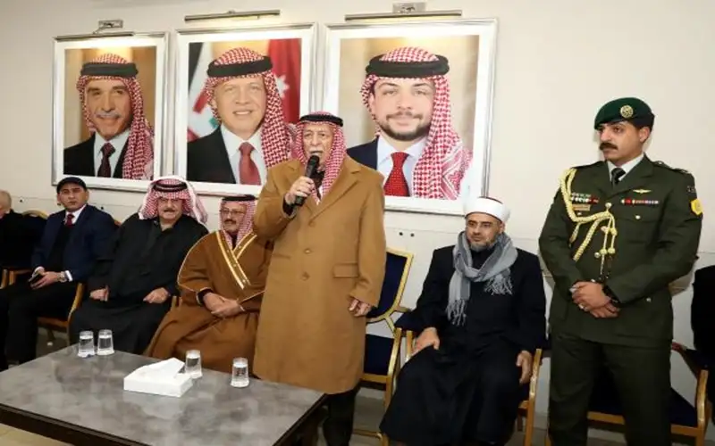 مندوبا عن الملك وولي العهد ..