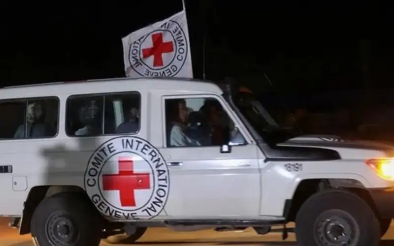 بدء نقل الأدوية إلى المحتجزين بغزة