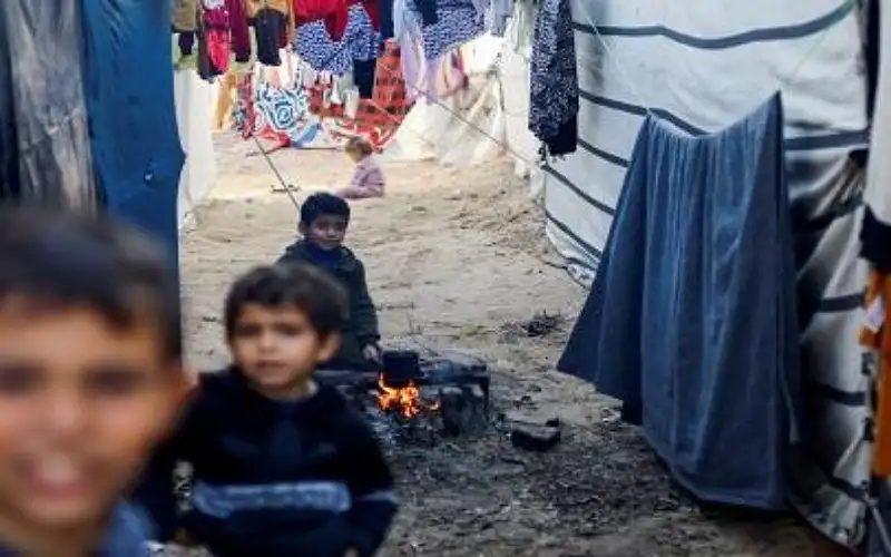 غرق عشرات مراكز الإيواء في غزة