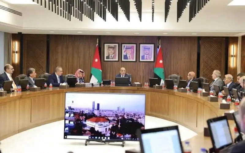 الخصاونة يوجه لاتخاذ الإجراءات للتعامل مع