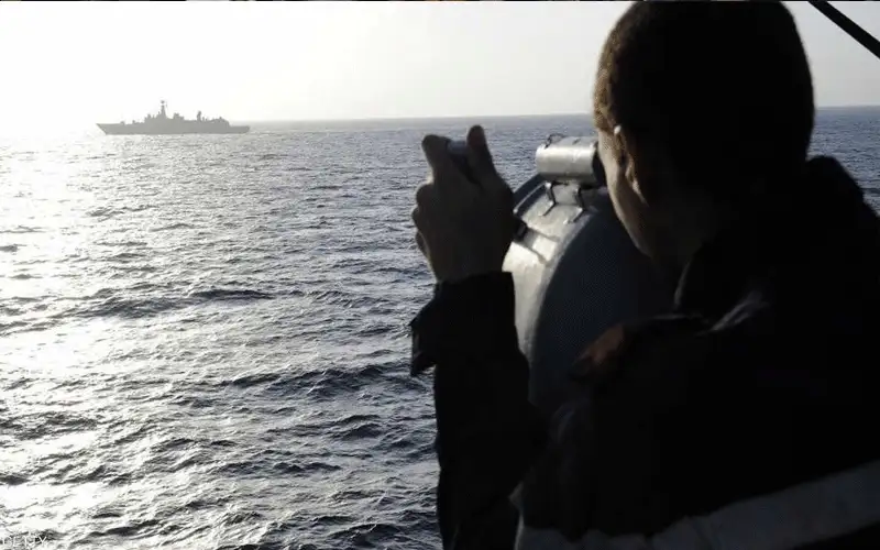 الإبلاغ عن استهداف سفينة بصاروخ قبالة