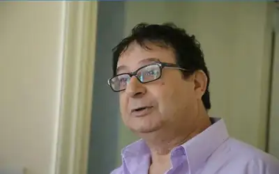 الموت يغيب الفنان محمد غباشي