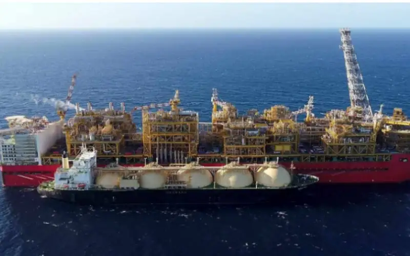 شل تعلق شحناتها عبر البحر الأحمر