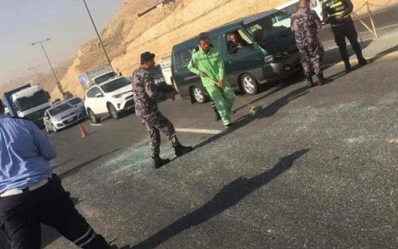 انقلاب شاحنة على الصحراوي .. وإصابتان