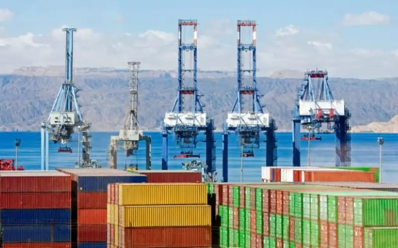 الحكومة تكشف عن مسارات شحن بديلة