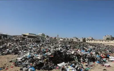 بلدية غزة: تكدس النفايات يهدد بتفشي