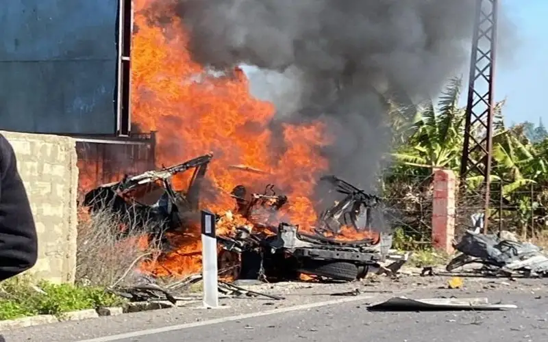 مسيرة إسرائيلية تستهدف سيارة في جنوب