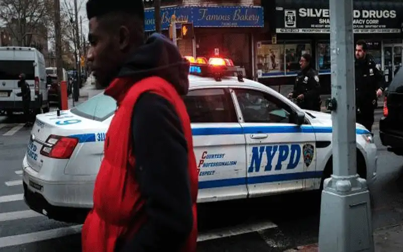 القبض على رجل حاول دخول منزل