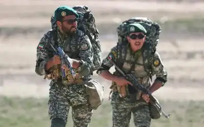 إيران: اعتقال جندي قتل 5 من