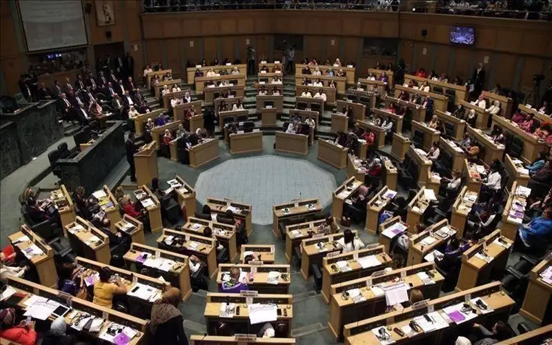 النواب يبدأ نقاش الموازنة تحت القبة