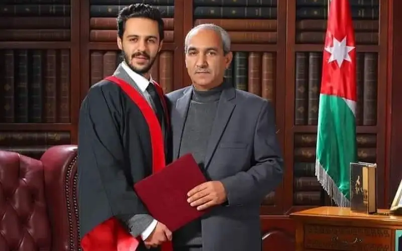 تهنئة من الخال الدكتور منير العفيشات